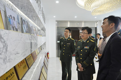 浙江省公安消防總隊(duì)政委梁云紅一行到王力能誠(chéng)調(diào)研