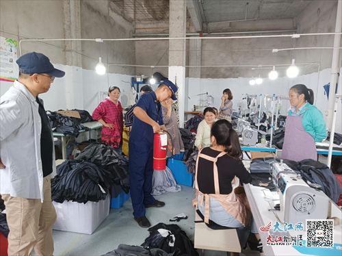 湖口縣雙鐘鎮(zhèn)開(kāi)展紡織服裝加工廠(chǎng)消防安全復(fù)查行動(dòng)
